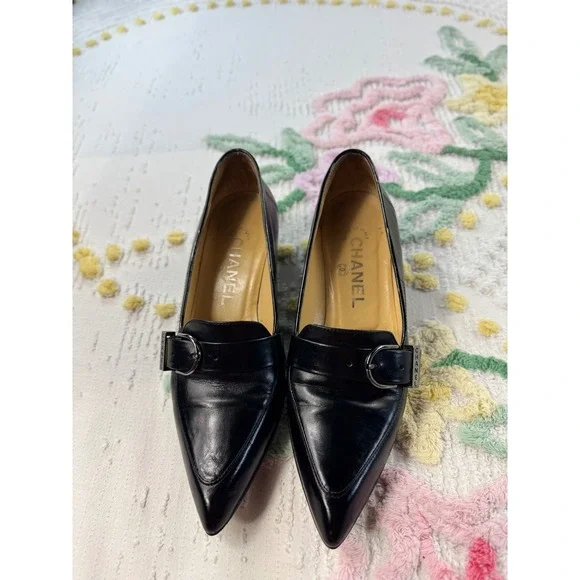 Chanel vintage Leather Pointed Toe Buckle Loafers Low Block Heel Italy 36 - Picture 4 of 10